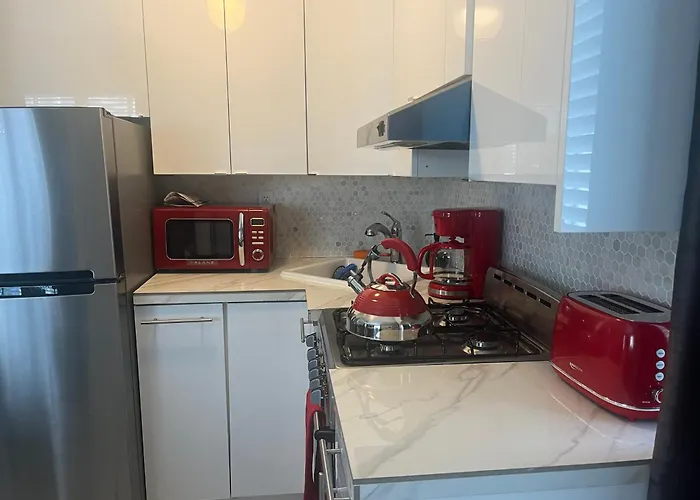Ocean Breeze Studio With Parking By The Beach