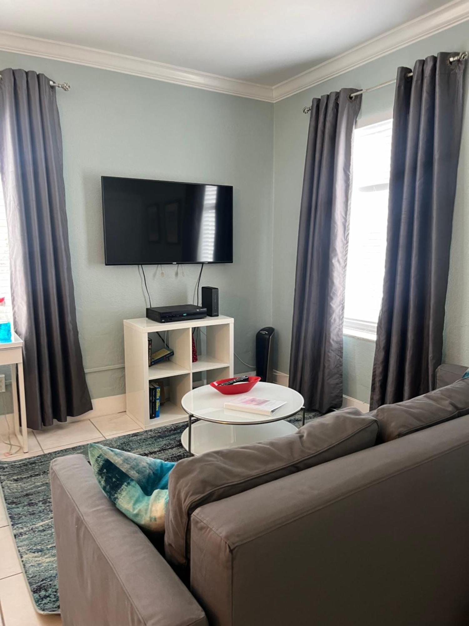 Ocean Breeze With Parking By The Apartamento Miami Beach